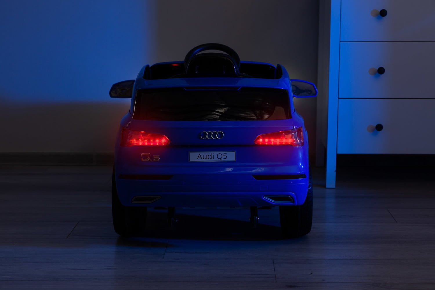 Детский электромобиль c пультом Audi Q5 Blue