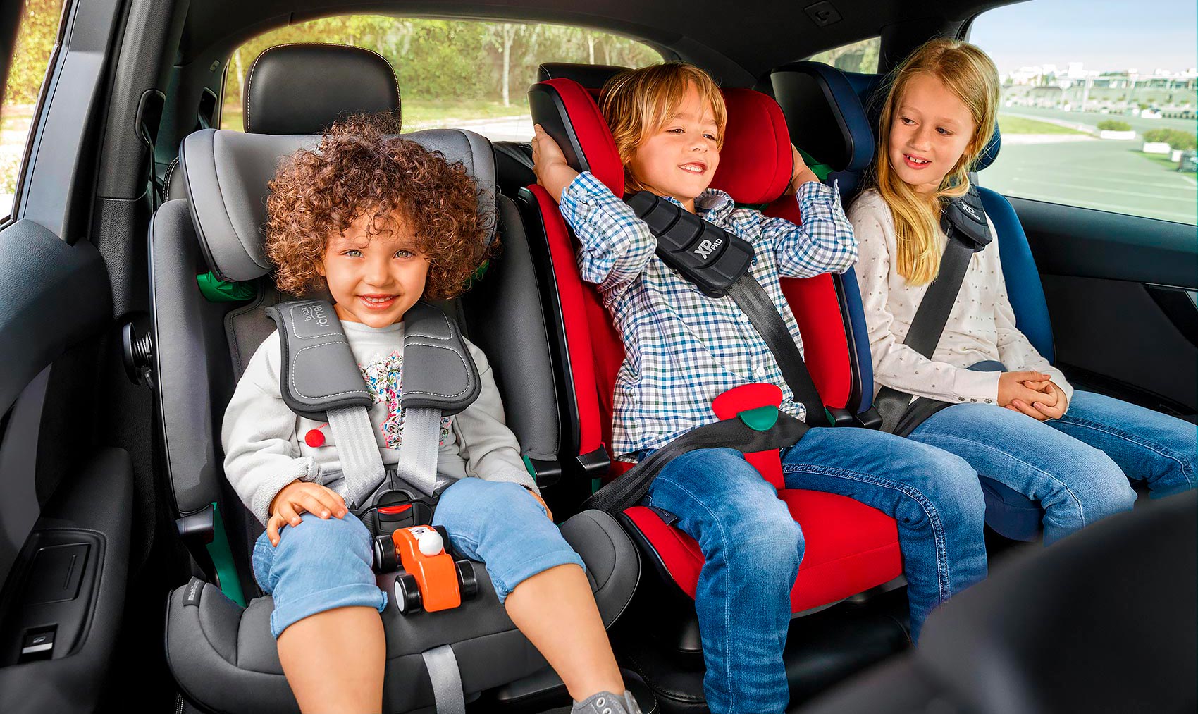 Britax Romer Advansafix I-size Cosmos Black Bērnu autosēdeklis 9-36 kg