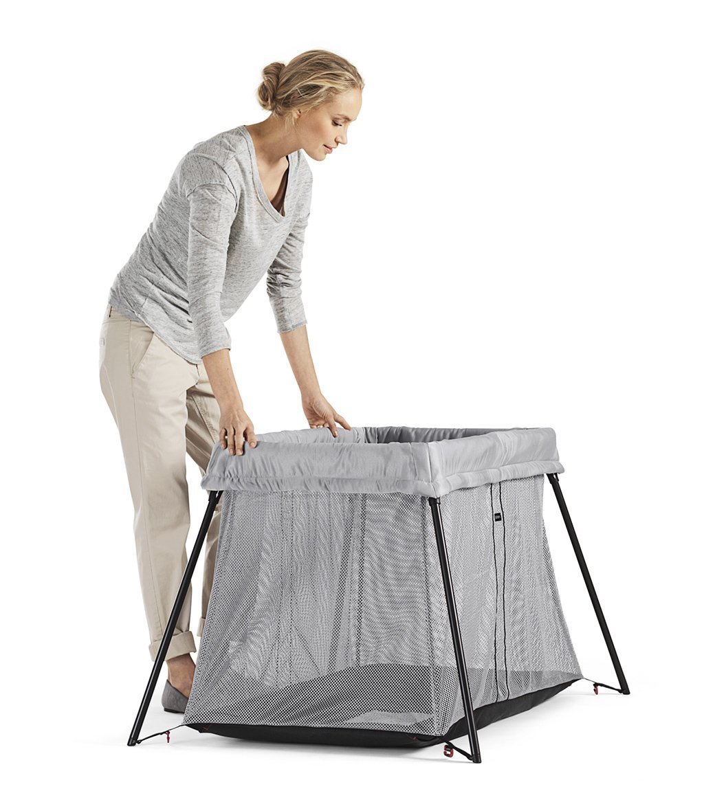 Кровать манеж для путешествий BabyBjorn Travel cot Light Mesh silver 040248