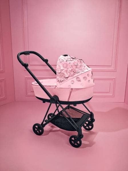 Cybex Priam Pale Blush Simply Flowers + Matt black frame Kulbu Rati