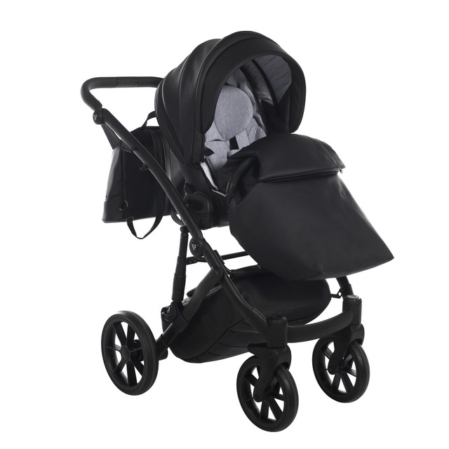 Junama Space Eco 03 Black Детская коляска 2in1