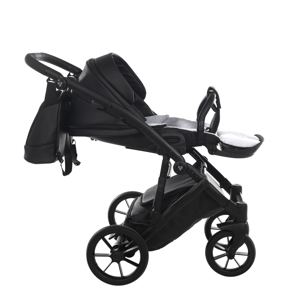 Junama Space Eco 03 Black Детская коляска 2in1