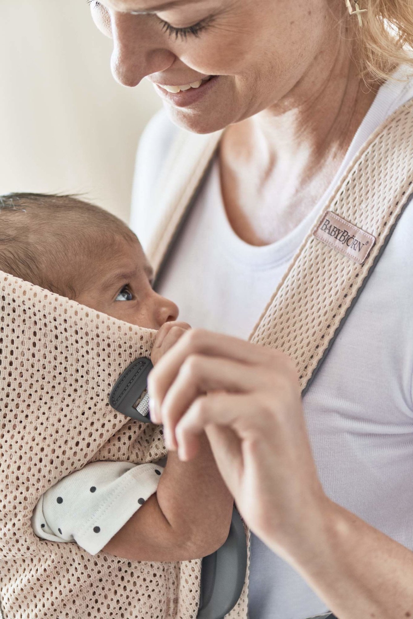 Кенгуру BabyBjorn Baby Carrier Mini Pearly pink 3D Mesh