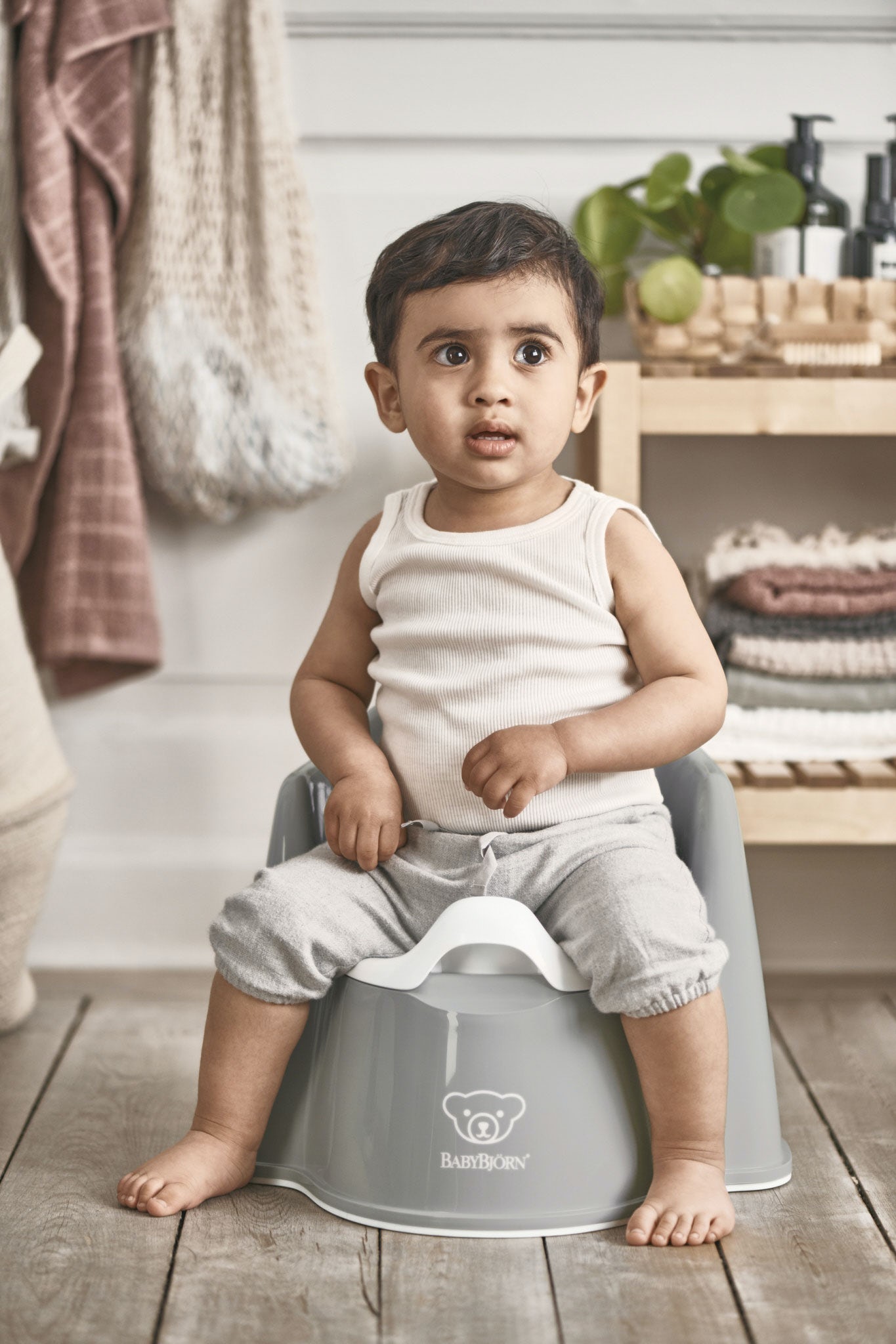 BABYBJORN POTTY CHAIR Bērnu podiņš-krēsls Grey/ white 055225