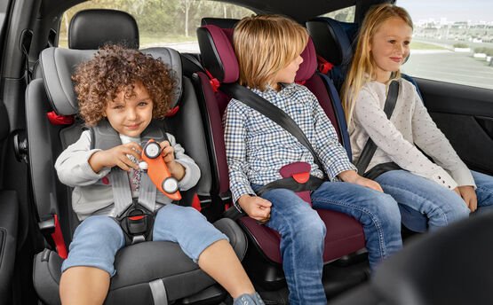 Britax Romer Advansafix IV R Wine Rose Bērnu autosēdeklis 9-36 kg