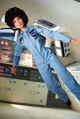 Barbie Inspire Women lelle FJH62