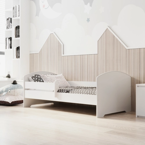 Детская кровать LUK 140x70 с бортиком