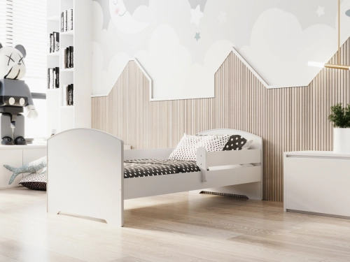Детская кровать LUK 140x70 с бортиком
