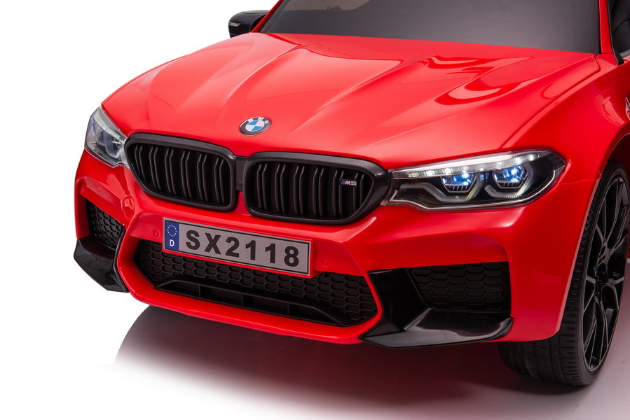 Bērnu elektroauto BMW M5 ar platformu un rokturi vecākiem Red lacquered