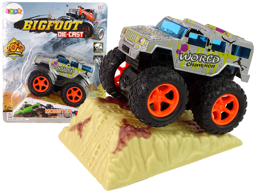 Resorak Monster Truck  Pull Back drive  Rubber tyres Metal body + Evolving Ramp