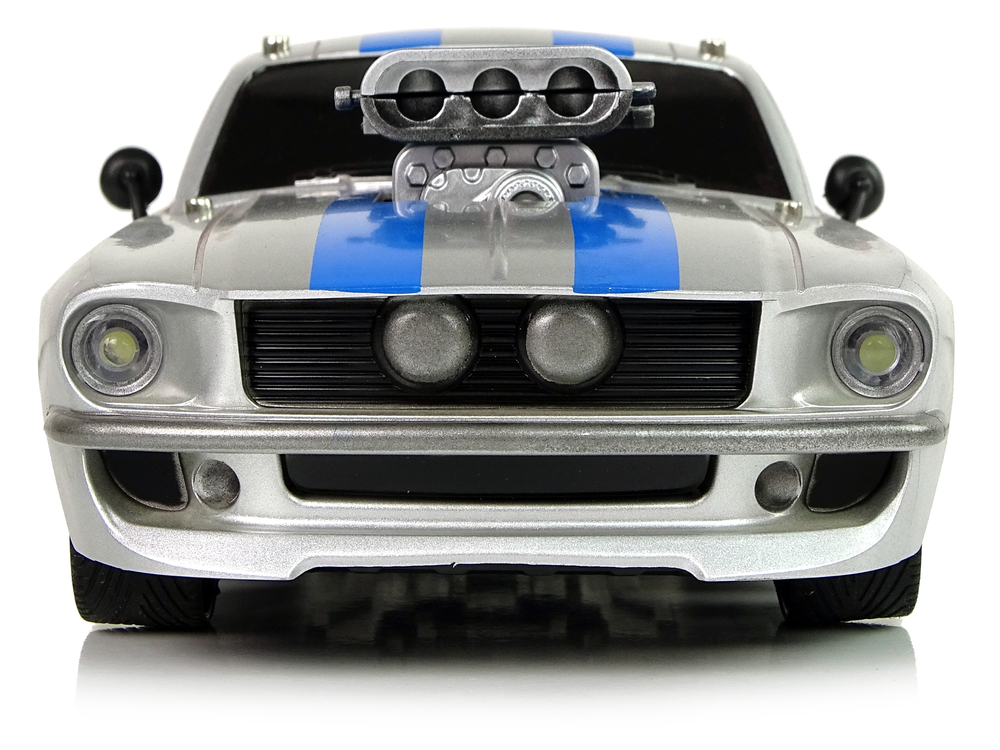 R/C Sports Car 1:16 Silver Blue Stripes Pilot