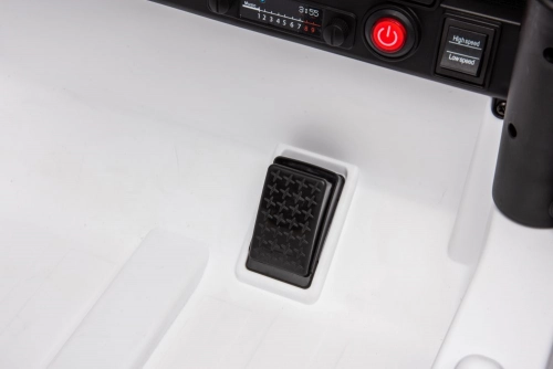 Divvietīgs bērnu elektromobilis Toyota FJ White 4x4