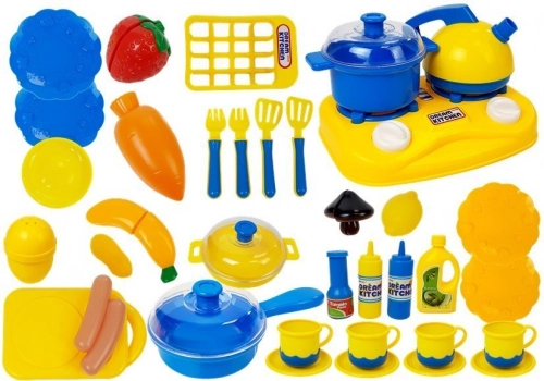 Set of Plastic Dishes for Little Chef