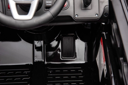 Vienvietīgs elektromobilis Audi Q7 Black