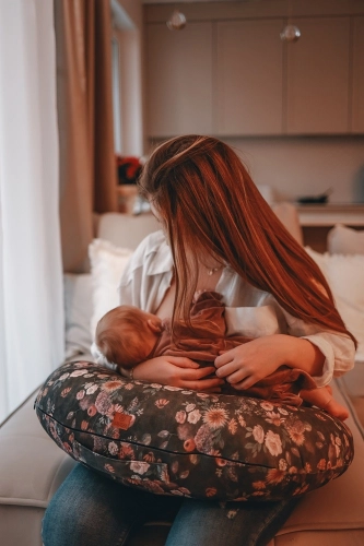 Pārvalks barošanas spilvenam Latte