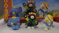 FIGURE SET FLYING FRIENDS