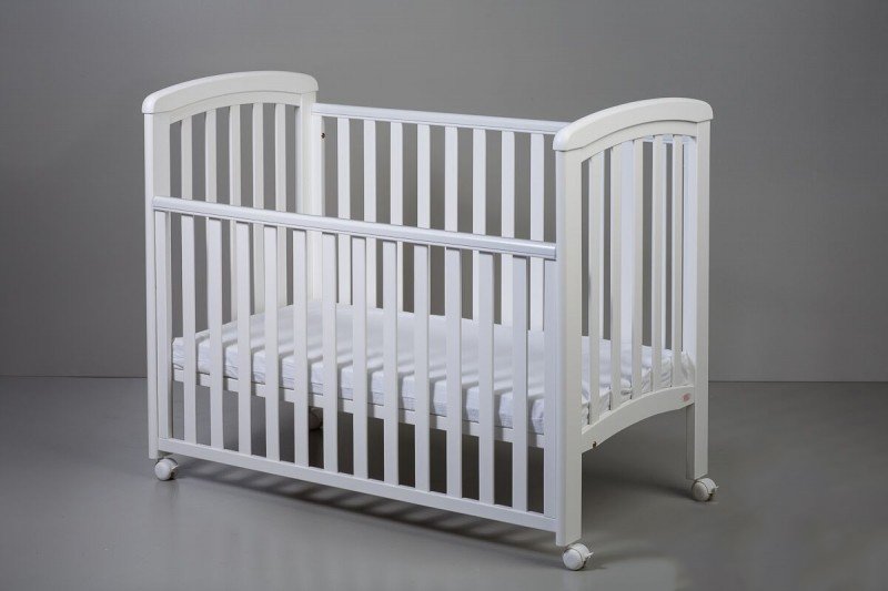 Детская кроватка с опускающейся боковиной TROLL Nicole White COT-NC0273