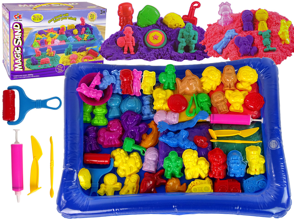 Kinetic Sand Set with Molds